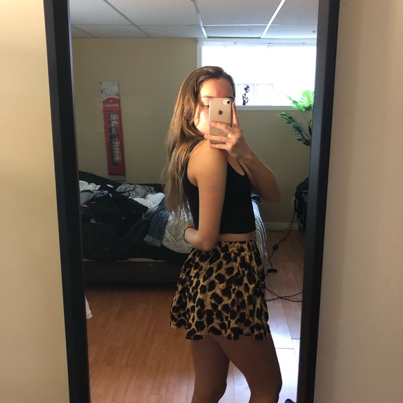 Leopard print shorts/skirt - Picture 2 of 3